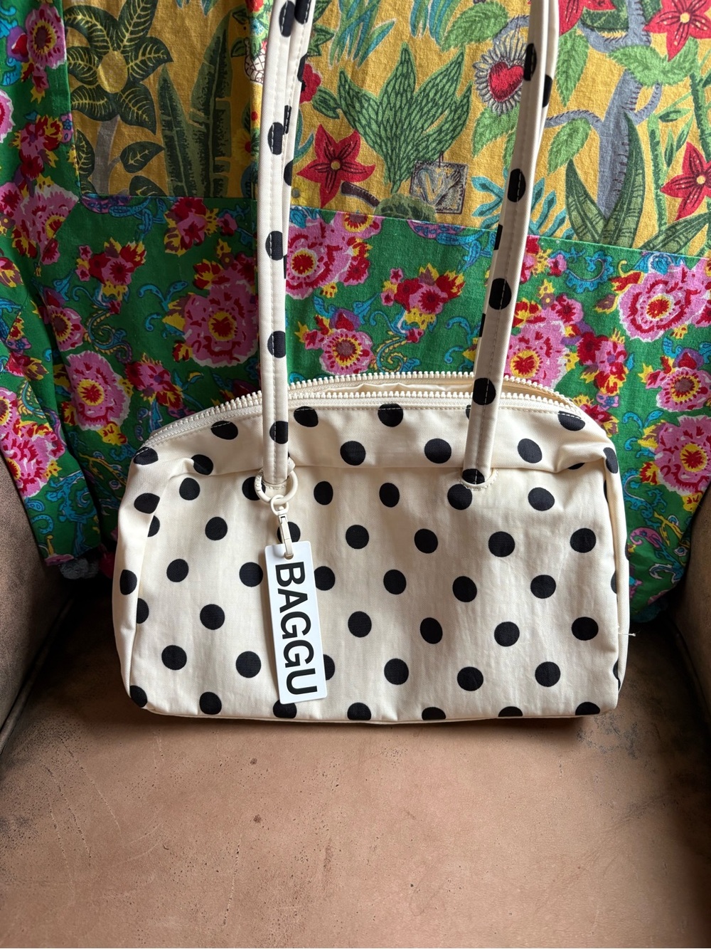 VGUC Baggu x Urban Outfitters exclusive Cream and Black polka dot bowler.
